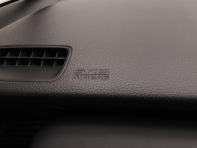 フィット ｅ：ＨＥＶホーム２０周年特別仕様車カーサ　９インチナビ　バックカメラ　ＥＴＣ　アダプティブクルーズコントロール　シートヒーター　Ｂｌｕｅｔｏｏｔｈ　ＵＳＢ入力端子　ＬＥＤヘッドライト　衝突被害軽減ブレーキ　障害物センサー　純正アルミホイール（56枚目）