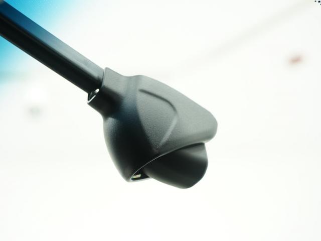 フィット ｅ：ＨＥＶネス　ワンオーナー　９インチナビ（純正用品ＶＸＵ－２０５ＦＴｉ）　前後ドラレコ　ＥＴＣ２．０　バックカメラ　障害物センサー　サイドエアバック　１６インチ純正アルミ　フルセグ　Ｂｌｕｅｔｏｏｔｈ　ＵＳＢ入力（5枚目）