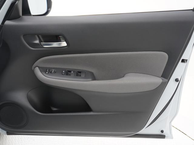 フィット ｅ：ＨＥＶネス　ワンオーナー　９インチナビ（純正用品ＶＸＵ－２０５ＦＴｉ）　前後ドラレコ　ＥＴＣ２．０　バックカメラ　障害物センサー　サイドエアバック　１６インチ純正アルミ　フルセグ　Ｂｌｕｅｔｏｏｔｈ　ＵＳＢ入力（56枚目）