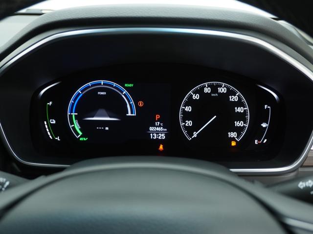 ���}���`�C���t�H���[�V���������[�^�[���Ƀf�B�X�v���[�𑕔��B�R��A�q���\�����Ȃǂ̉^�]���T�|�[�g������A�z���_�Z���V���O�̒��ӁE�x���Ȃǂ�\�����܂��B