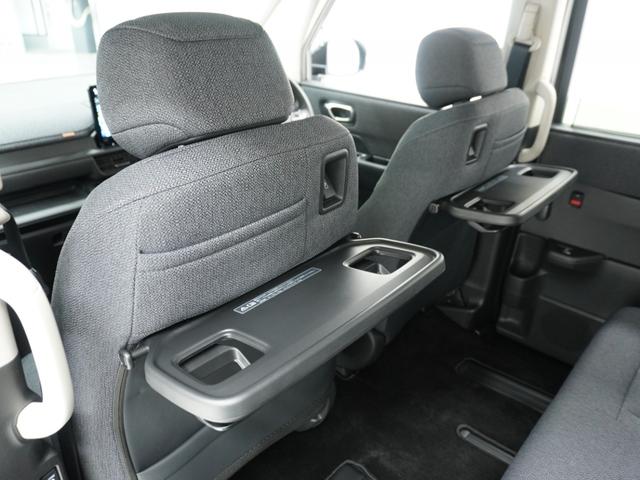 ���V�[�g�o�b�N�e�[�u�����t�����g�V�[�g�̔w�ʂɌ�ȗp�̃e�[�u�������Ă��܂��B�������u���āI�J�b�v�z���_�[������܂��A�h���C�u����x�e���ɂ��֗��ȃe�[�u���ł��B