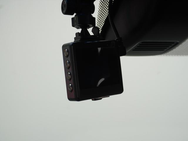 ���h���C�u���R�[�_�[���f���E�����Ȃǂ��L�^���鎩���ԗp�̑��u�ł��B�@�������̎��̂̍ۂ̋L�^�͂������A���s�̍ۂ̎v���o�Ƃ��ăh���C�u�̉f�����y���ނ��Ƃ��ł��܂��B