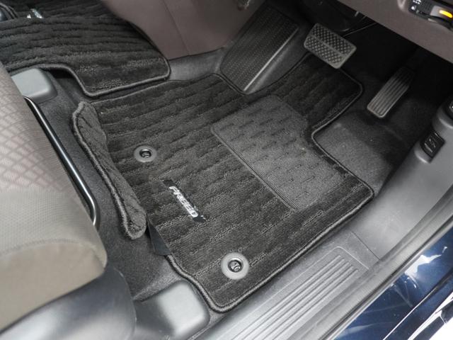 �g���������F�蒆�ÎԂɐV�i�̏����t���A�}�b�g�𑕒����܂����B�C���悭�h���C�u�����y���݂��������܂���