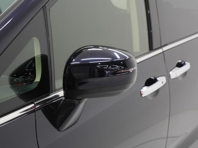 ���h�A�~���[�E�C���J�[���h�A�~���[�ɃE�C���J�[�𑕔����Ă��܂��B�Ό��ԂɎ��g�̐i�s���������}�����S�ɉ^�]�ł��܂��B