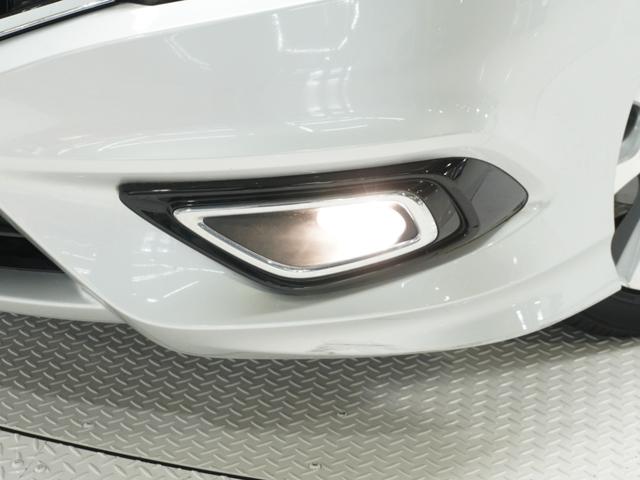 ���t�H�O���C�g���@���Ȃǂ̈��V�󎞁A���Ԃ̈ʒu�������ƂƂ��ɑO����H�����������炢���A�߂��ʒu�����C�h�ɏƂ炵�Ă���܂�