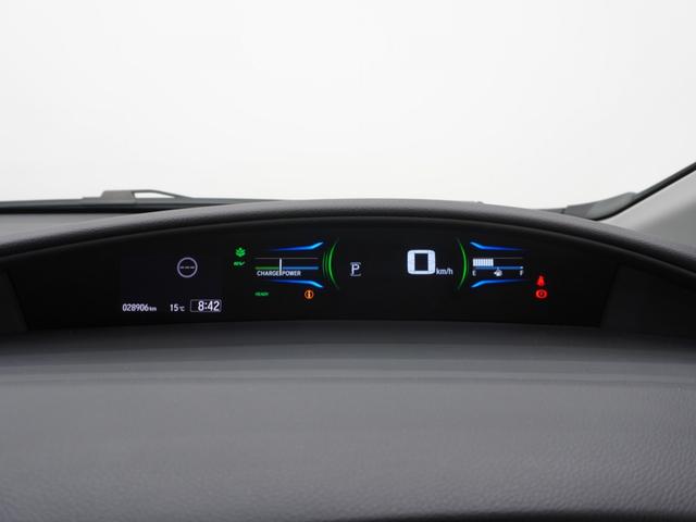 �����[�^�[�p�l�������F���̗ǂ��V���v���ȃ��[�^�[�f�U�C���̓h���C�o�[�ɏ����킩��₷���`���Ă���܂��B