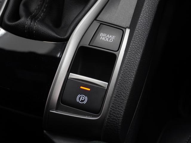 ���I�[�g�u���[�L�z�[���h�@�\�t���d�q�p�[�L���O�u���[�L���u���[�L�y�_���𑫂��痣���Ă���ԏ�Ԃ�ۂ��܂��B�A�N�Z���𓥂߂Ύ����Ńu���[�L����������A���i�\�I