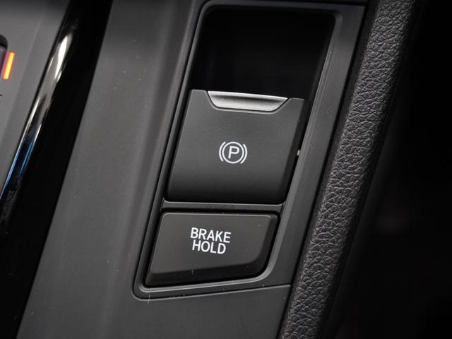 ���I�[�g�u���[�L�z�[���h�@�\�t���d�q�p�[�L���O�u���[�L���u���[�L�y�_���𑫂��痣���Ă���ԏ�Ԃ�ۂ��܂��B�A�N�Z���𓥂߂Ύ����Ńu���[�L����������A���i�\�I