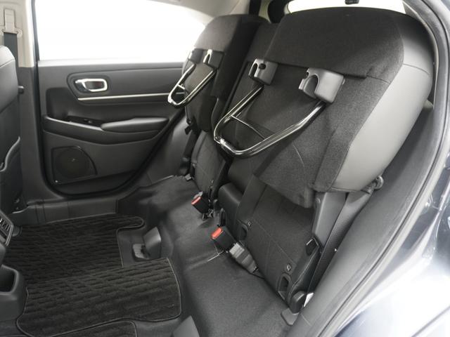 ヴェゼル ｅ：ＨＥＶＺ　禁煙車　９インチナビ　ＥＴＣ２．０　ドラレコ　バックカメラ　アダプティブクルーズコントロール　Ｂｌｕｅｔｏｏｔｈ接続　ブラインドスポットモニター　シートヒーター　障害物センサー　電動リアゲート（12枚目）