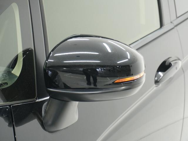 ���h�A�~���[�E�C���J�[���h�A�~���[�ɃE�C���J�[�𑕔����Ă��܂��B�Ό��ԂɎ��g�̐i�s���������}�����S�ɉ^�]�ł��܂��B