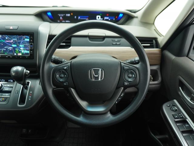 ���n���h���E�C���p�l�V�t�g���V�t�g�m�u�̓C���p�l�ɔz�u����Ă���̂ŁA�^�]�ȁ̏���Ȃ̈ړ����ȒP�B