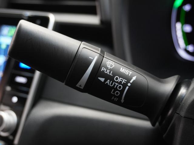 �����C�p�[�E�E�H�b�V���[�X�C�b�`�����C�p�[�͉J�ʂɉ����Đ؂�ւ��\�ȃX�C�b�`�����Ă���A�E�H�b�V���[�X�C�b�`�͎�O�Ɉ����ƕ��˂��ăt�����g�K���X���Y��ɂ��Ă���܂��B