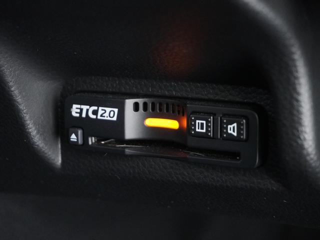 ヴェゼル ｅ：ＨＥＶＺ　ワンオーナー　禁煙車　９インチナビ　バックカメラ　ＥＴＣ２．０　アダプティブクルーズコントロール　シートヒーター　Ｂｌｕｅｔｏｏｔｈ　ＵＳＢ入力端子　ＬＥＤヘッドライト　衝突被害軽減ブレーキ（5枚目）