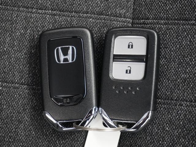 フィット ｅ：ＨＥＶホーム　１年保証ナビＤレコＲカメＥＴＣクルコンＢＴ地デジ（19枚目）