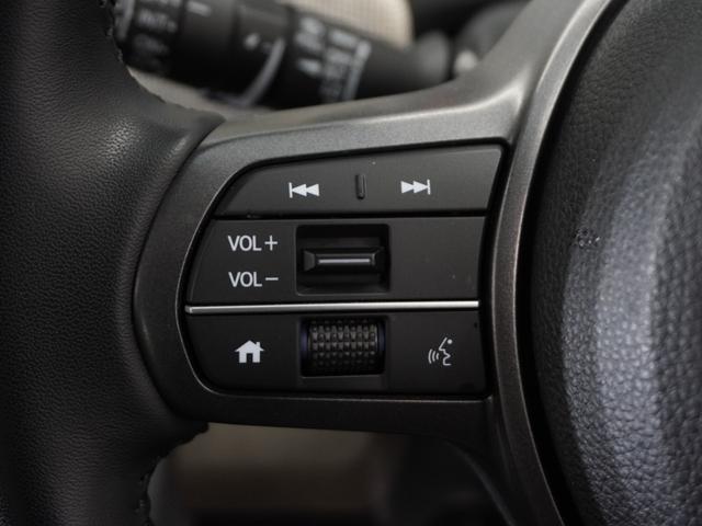 ���n���h���Ɂy�I�[�f�B�I�����R���X�C�b�`�z����������Ă܂��B���_�����炷���ƂȂ��A�{�����[�������E�I�[�f�B�I�\�[�X�ؑցE�I�Ȃ��o���܂��B���S�^�]���Ȃ��瑀�삪�\�ɂȂ�܂����B