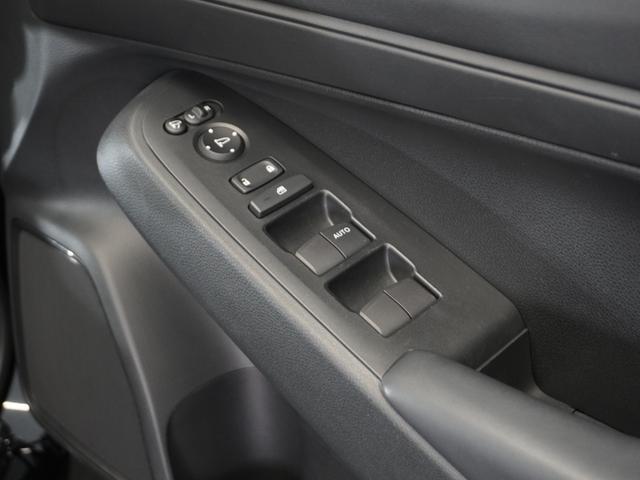 ヴェゼル ｅ：ＨＥＶＸ　２年保証　フルセグ　Ｒカメラ　ＬＥＤヘッドライト　オートライト　パドルシフト　１６インチアルミホイール　前後ドライブレコーダー　ホンダセンシング　ホンダＣＯＮＮＥＣＴディスプレイ＋ＥＴＣ２．０（32枚目）