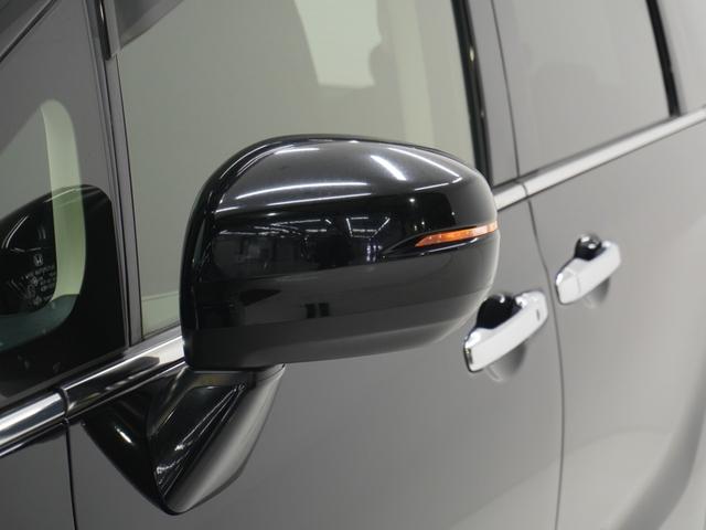 ���h�A�~���[�E�C���J�[���h�A�~���[�ɃE�C���J�[�𑕔����Ă��܂��B�Ό��ԂɎ��g�̐i�s���������}�����S�ɉ^�]�ł��܂��B