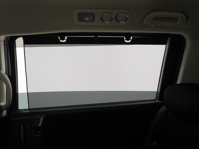 ���X�N���[���T���V�F�[�h�����A�h�A�ɑ�������Ă��܂��B��������a�炰�A�v���C�o�V�[�̕ی�ɂ��𗧂��܂��B�㕔���Ȃɂ��q�l����Ԃ�����Ƃ����A������肨���Q�ł��܂���