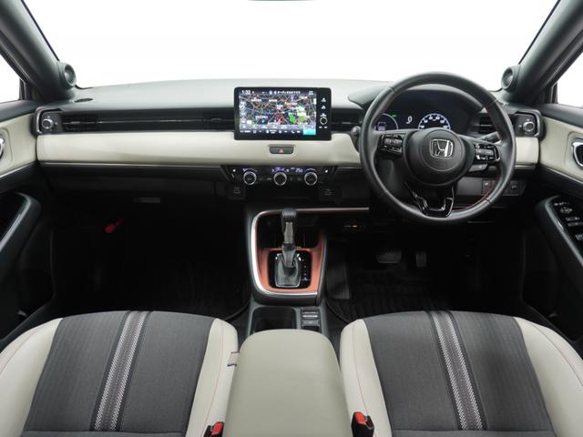 ヴェゼル ｅ：ＨＥＶＰＬａＹ　ワンオーナー　禁煙車　全周囲カメラ　ドラレコ　ＥＴＣ２．０　アダプティブクルーズコントロール　シートヒーター　Ｂｌｕｅｔｏｏｔｈ　ＵＳＢ入力端子　ＬＥＤヘッドライト　衝突被害軽減ブレーキ　スカイルーフ（8枚目）