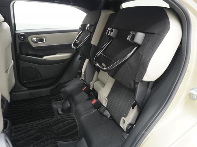 ヴェゼル ｅ：ＨＥＶＰＬａＹ　ワンオーナー　禁煙車　全周囲カメラ　ドラレコ　ＥＴＣ２．０　アダプティブクルーズコントロール　シートヒーター　Ｂｌｕｅｔｏｏｔｈ　ＵＳＢ入力端子　ＬＥＤヘッドライト　衝突被害軽減ブレーキ　スカイルーフ（11枚目）