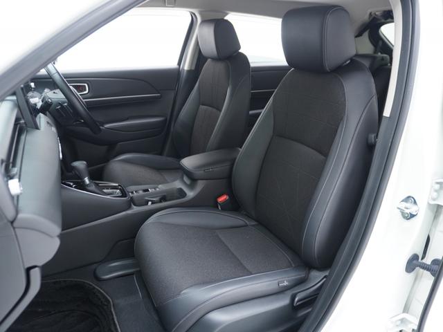 ヴェゼル ｅ：ＨＥＶＺ　ワンオーナー　禁煙車　９インチナビ　全周囲カメラ　ドラレコ　ＥＴＣ２．０　アダプティブクルーズコントロール　シートヒーター　Ｂｌｕｅｔｏｏｔｈ　ＵＳＢ入力端子　ＬＥＤヘッドライト　衝突被害軽減ブレーキ（14枚目）