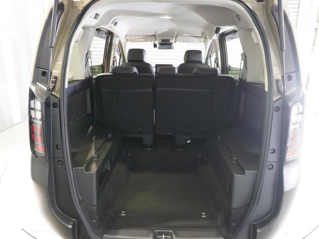 フリード ｅ：ＨＥＶクロスター　当社デモカー　禁煙車　１１．４インチギャザーズメモリーナビ　フルセグ　ＣＤ／ＤＶＤ　ミュージックラック　ホンダセンシング　ＬＥＤヘッドライト　ＥＴＣ　前後ドライブレコーダー　フロントヒーターシート（68枚目）