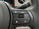 【アダプティブクルーズコントロール】予め設定した車速内でクルマが自動的に加減速。前走車との適切な車間距離を維持しながら追従走行します。【LKAS】車線維持支援システムでステアリング操作を支援。