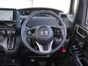 【本革巻きステアリング】ステアリングは運転中、常に触れる部分。しっとりとした上質な触れ心地がドライブ体験を彩ります。ウレタン製の物より滑りにくいです♪