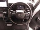 【本革巻きステアリング】ステアリングは運転中、常に触れる部分。しっとりとした上質な触れ心地がドライブ体験を彩ります。ウレタン製の物より滑りにくいです♪