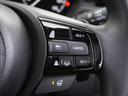 ◆アダプティブクルーズコントロール◆予め設定した車速内でクルマが自動的に加減速。前走車との適切な車間距離を維持しながら追従走行します。【LKAS】車線維持支援システムでステアリング操作を支援。