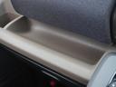 ◆インパネトレイ◆お財布や携帯、小物置きに便利なトレイが助手席側にございます。