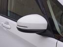 ◆ドアミラーウインカー◆ドアミラーにウインカーを装備しています。対向車に自身の進行方向を合図し安全に運転できます。