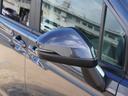 ◆ドアミラーウインカー◆ドアミラーにウインカーを装備しています。対向車に自身の進行方向を合図し安全に運転できます。