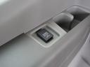 ◆後席用12V電源ソケット◆12V電源ソケットは後席用にも装備されています。長時間のドライブも安心です。