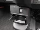 ◆センターロアボックス◆インパネ中央の下部には、ごみ箱としても使用する事ができるセンターロアボックスを装備しております。