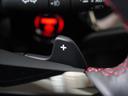 ◆減速セレクター装備◆ステアリングホイールの左右に取り付けられた２つのパドルスイッチで減速の強さを調整。左側の「－」を操作すると減速を強く、右側の「＋」を操作すると減速を弱くすることができます。