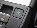 ◆ＥＣＯＮスイッチ（ＥＣＯＮモード）◆エンジンやエアコンといった、クルマ全体の動きを燃費優先で自動制御するＥＣＯＮモード。空調など快適性を優先したいときは、スイッチを押してＯＦＦにできます。