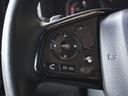 ◆オーディオリモコンスイッチ◆ハンドルにスイッチが装備されてます。視点をそらすことなく、ボリューム調整・オーディオソース切替・選曲が出来ます。安全運転しながら操作が可能になりました。