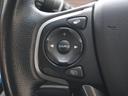 ◆オーディオリモコンスイッチ◆ハンドルにスイッチが装備されてます。視点をそらすことなく、ボリューム調整・オーディオソース切替・選曲が出来ます。安全運転しながら操作が可能になりました。