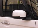 ◆ドアミラーウインカー◆ドアミラーにウインカーを装備しています。対向車に自身の進行方向を合図し安全に運転できます。