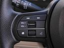 ◆オーディオリモコンスイッチ◆ハンドルにスイッチが装備されてます。視点をそらすことなく、ボリューム調整・オーディオソース切替・選曲が出来ます。安全運転しながら操作が可能になりました。