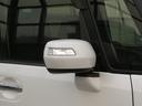 ◆ドアミラーウインカー◆ドアミラーにウインカーを装備しています。対向車に自身の進行方向を合図し安全に運転できます。