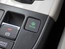 ◆ECONスイッチ(ECONモード)◆エンジンやエアコンといった、クルマ全体の動きを燃費優先で自動制御するECONモード。空調など快適性を優先したいときは、スイッチを押してOFFにできます。