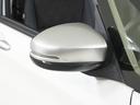 ◆ドアミラーウインカー◆ドアミラーにウインカーを装備しています。対向車に自身の進行方向を合図し安全に運転できます。
