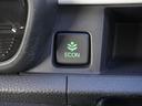 ◆ECONスイッチ(ECONモード)◆エンジンやエアコンといった、クルマ全体の動きを燃費優先で自動制御するECONモード。空調など快適性を優先したいときは、スイッチを押してOFFにできます。