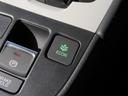 ◆ECONスイッチ(ECONモード)◆エンジンやエアコンといった、クルマ全体の動きを燃費優先で自動制御するECONモード。空調など快適性を優先したいときは、スイッチを押してOFFにできます。