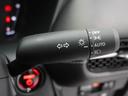 ｅ：ＨＥＶＺ　弊社元デモカー　ホンダコネクトナビ　全周囲カメラ　ＥＴＣ２．０対応　シートヒーター　ＵＳＢ入力端子　ＬＥＤオートライト　電動シート　衝突被害軽減ブレーキ　障害物センサー　ブラインドスポットモニター（66枚目）