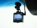 ◆ドライブレコーダー◆映像・音声などを記録する自動車用の装置です。　もしもの事故の際の記録はもちろん、旅行の際の思い出としてドライブの映像を楽しむことができます。