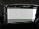 ◆スクリーンサンシェード◆リアドアに装備されています。日差しを和らげ、プライバシーの保護にも役立ちます。後部座席にお子様を乗車させるときも、ゆっくりお昼寝できます♪