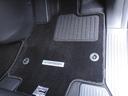 Ｈｏｎｄａ認定中古車に新品の純正フロアマットを装着しました。気分よくドライブをお楽しみいただけます♪